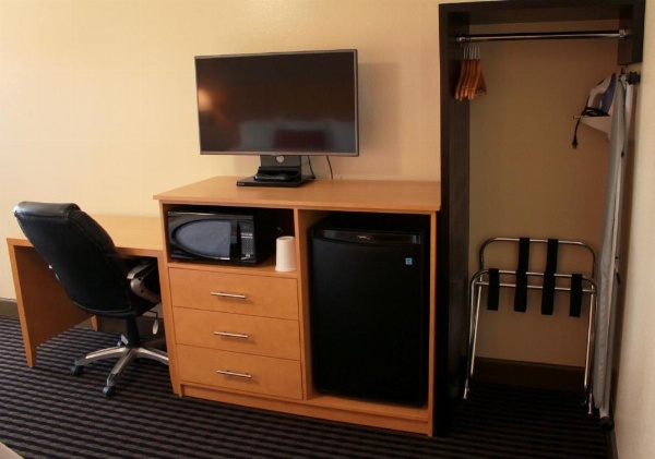 Regency Inn image 22