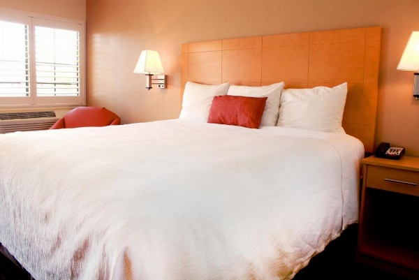 Regency Inn image 24